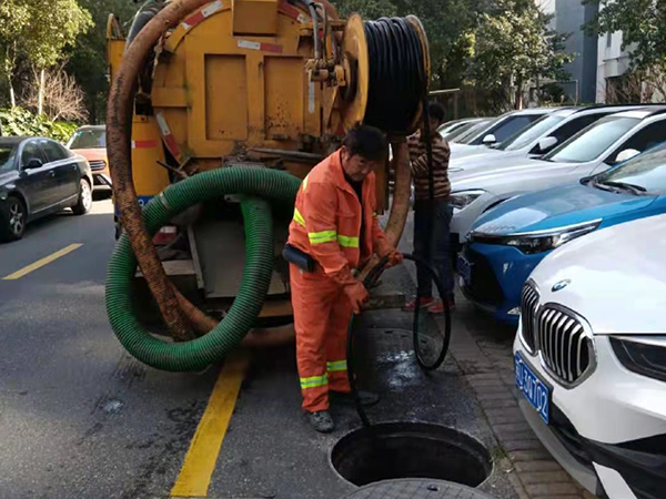 昌江排污管道清淤